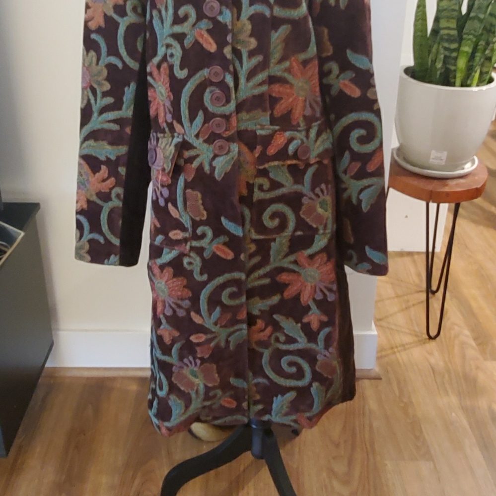 View Coat - Picture 5 of 5